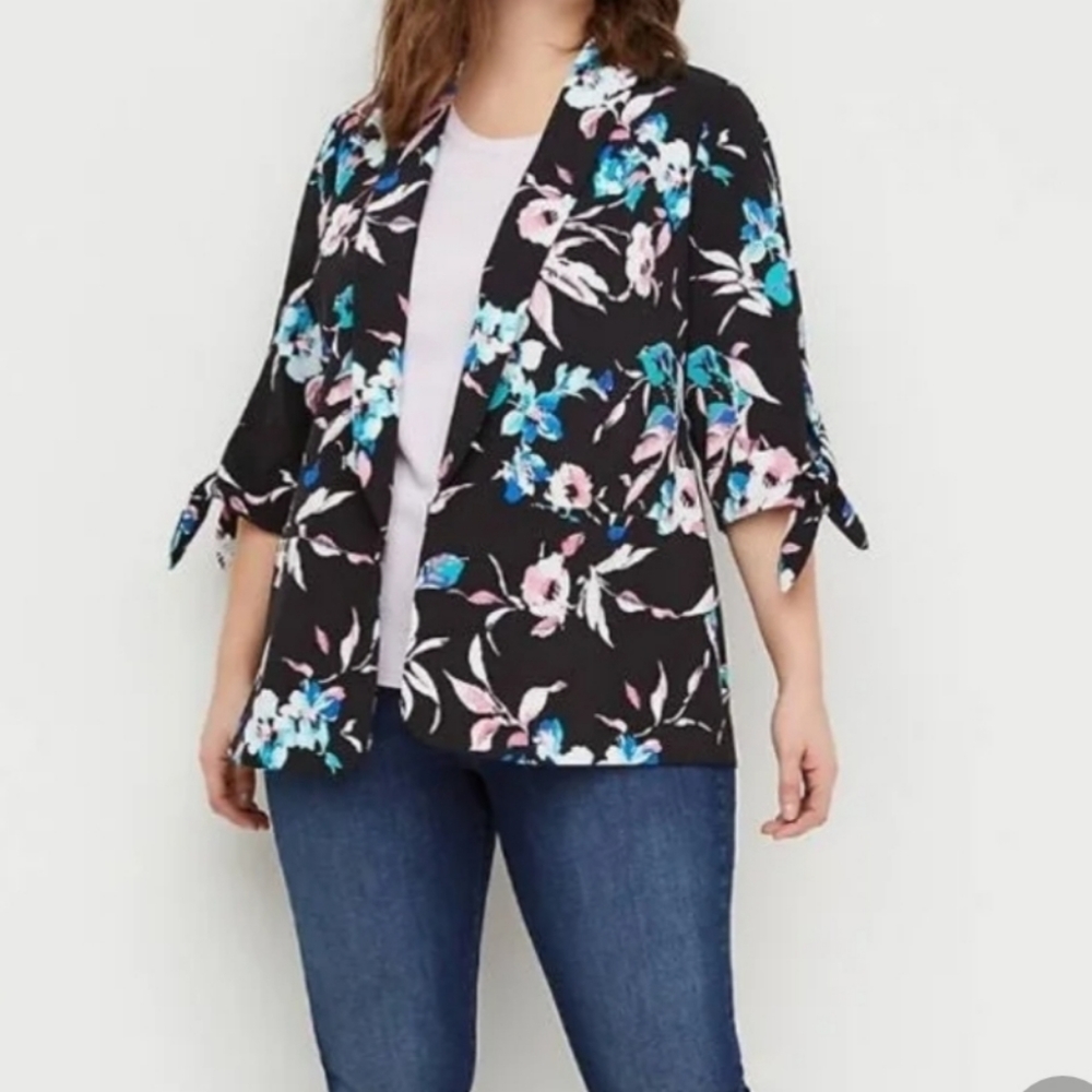 Lane Bryant Plus Floral Tie Sleeve Crepe Jacket size 22/24. Euc